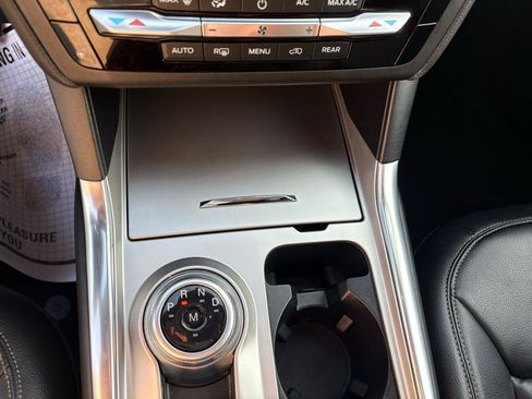 Used 2020 Ford Explorer XLT w/ Equipment Group 202A AWD/4WD image 27