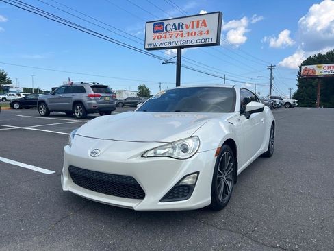 Used 2013 Scion FR-S RWD image 1