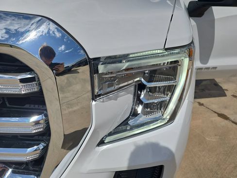 Used 2022 GMC Sierra 1500 SLE AWD/4WD image 32