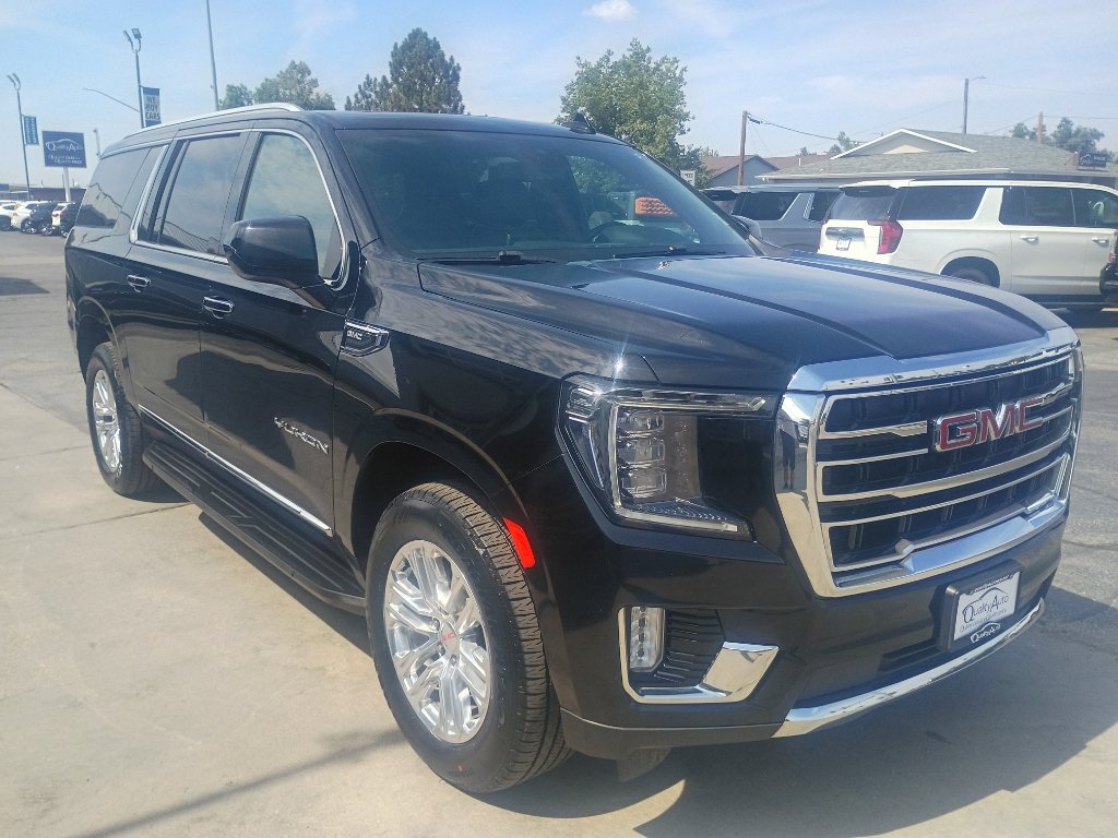 Used 2023 GMC Yukon XL SLT AWD/4WD image 4