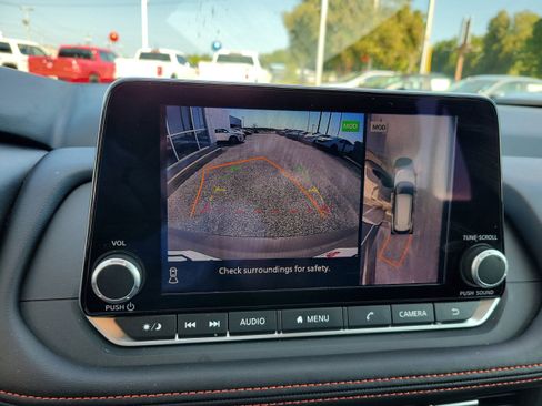 Certified 2025 Nissan Rogue SV image 23