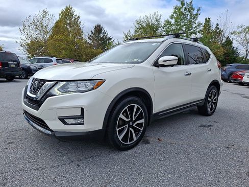 Used 2018 Nissan Rogue SL w/ Premium Package image 3