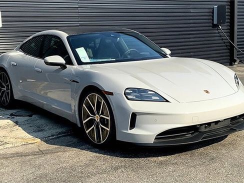New 2025 Porsche Taycan image 12