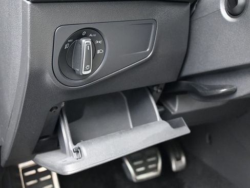 Used 2020 Volkswagen Tiguan SE R-Line image 16