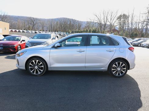 Used 2018 Hyundai Elantra GT image 4