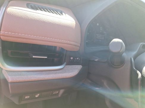 Used 2024 Toyota Grand Highlander Platinum image 18