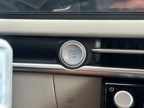 Used 2025 Hyundai Tucson Limited image 21