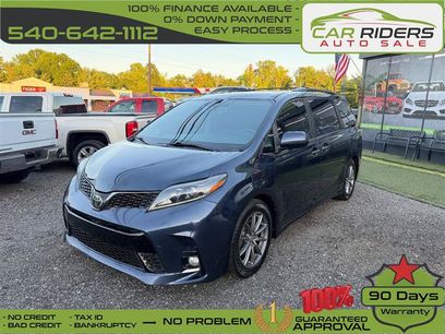 Used 2018 Toyota Sienna SE Premium w/ Carpet Mat Package