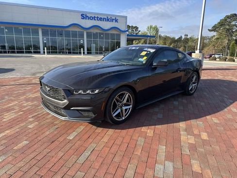 Used 2024 Ford Mustang Premium image 4