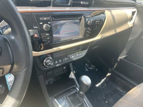 Used 2015 Toyota Corolla LE FWD image 24