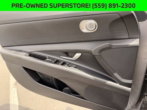 Used 2025 Hyundai Elantra SE FWD image 13