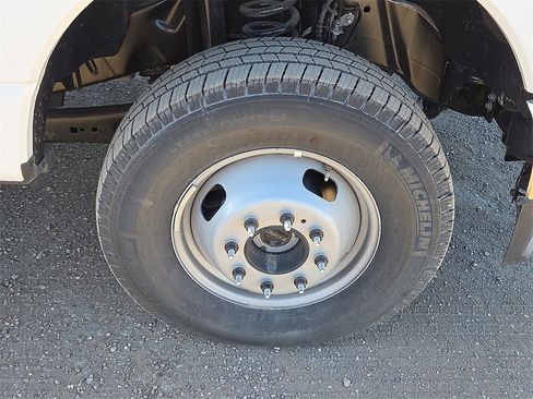 New 2025 Ford F350 XL w/ XL Chrome Package image 10