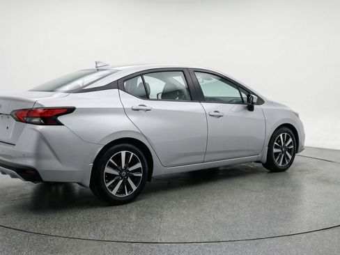 Used 2025 Nissan Versa SV image 9