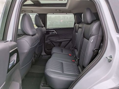 New 2026 Mitsubishi Outlander SEL AWD/4WD image 15