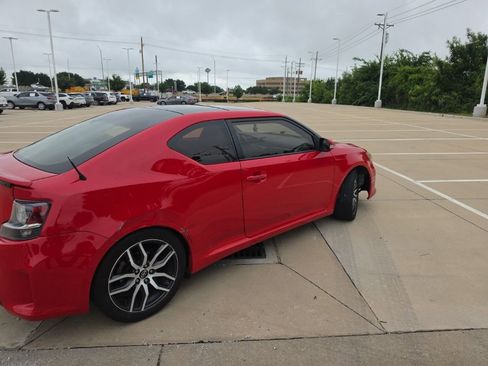 Used 2014 Scion tC FWD image 3