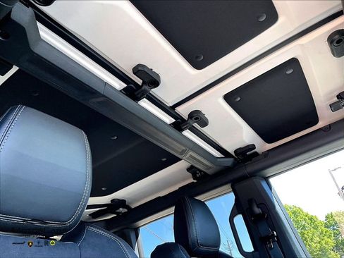 Used 2025 Ford Bronco Raptor AWD/4WD image 19