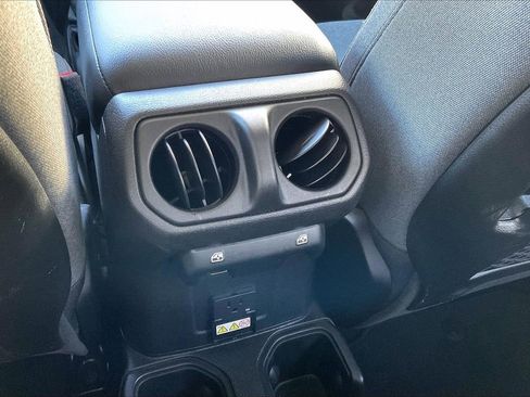 Certified 2025 Jeep Wrangler Unlimited Rubicon image 16