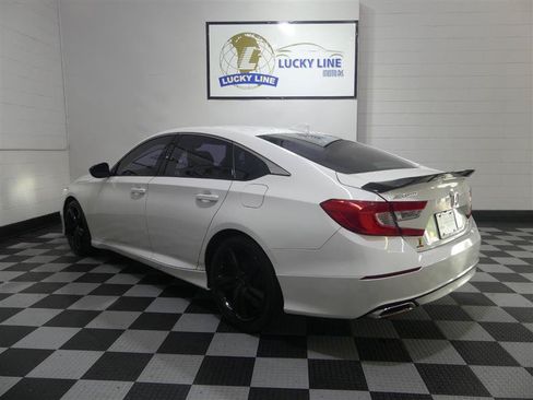 Used 2018 Honda Accord Sport image 11