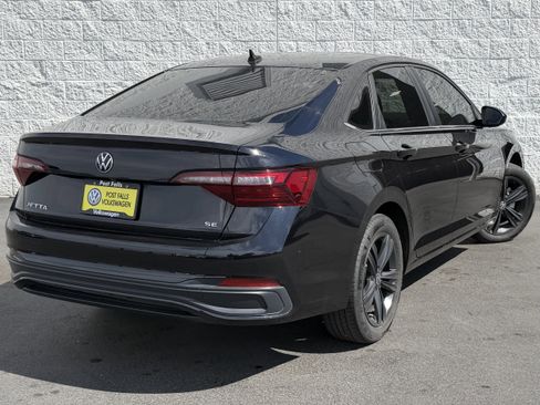 Used 2022 Volkswagen Jetta SE FWD image 8