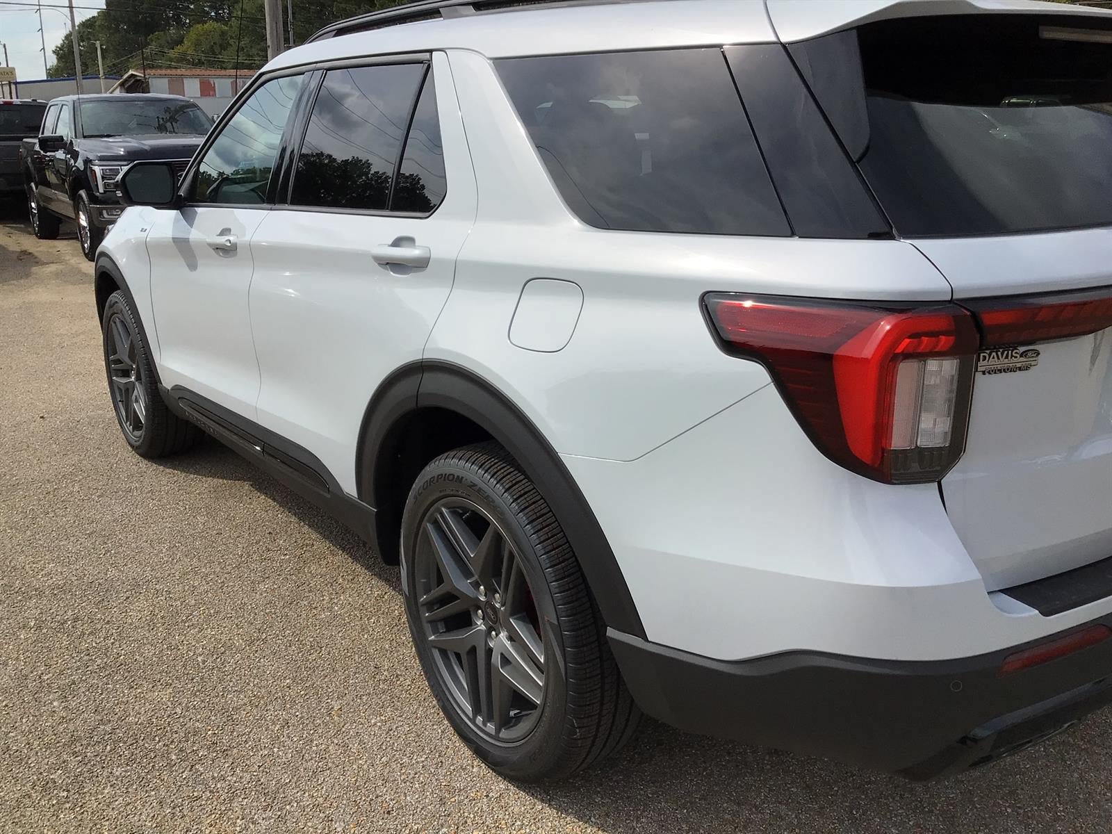 New 2026 Ford Explorer ST-Line w/ ST-Line Street Pack AWD/4WD image 15