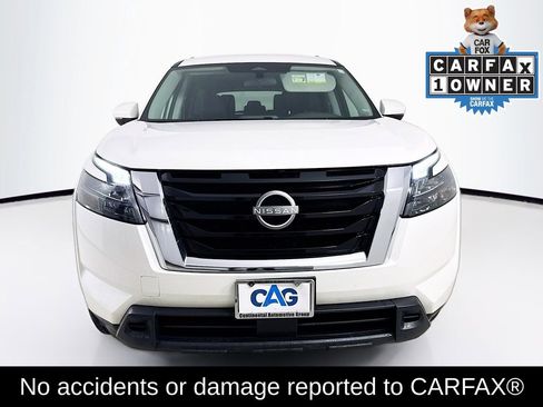 Used 2024 Nissan Pathfinder SV FWD image 2