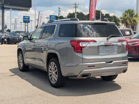 Used 2023 GMC Acadia Denali w/ Denali Technology Package FWD image 5