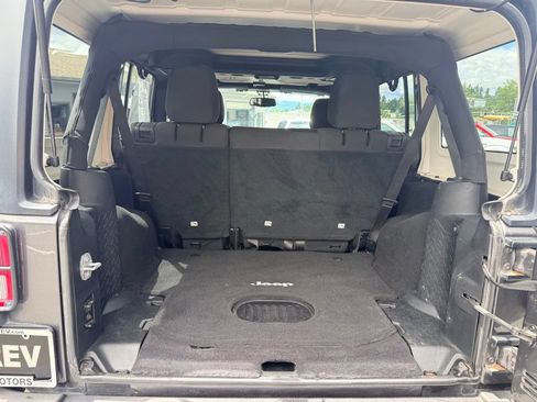 Used 2017 Jeep Wrangler Unlimited Sport AWD/4WD image 32