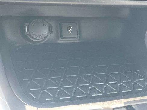 Used 2022 Toyota RAV4 XLE Premium AWD/4WD image 23
