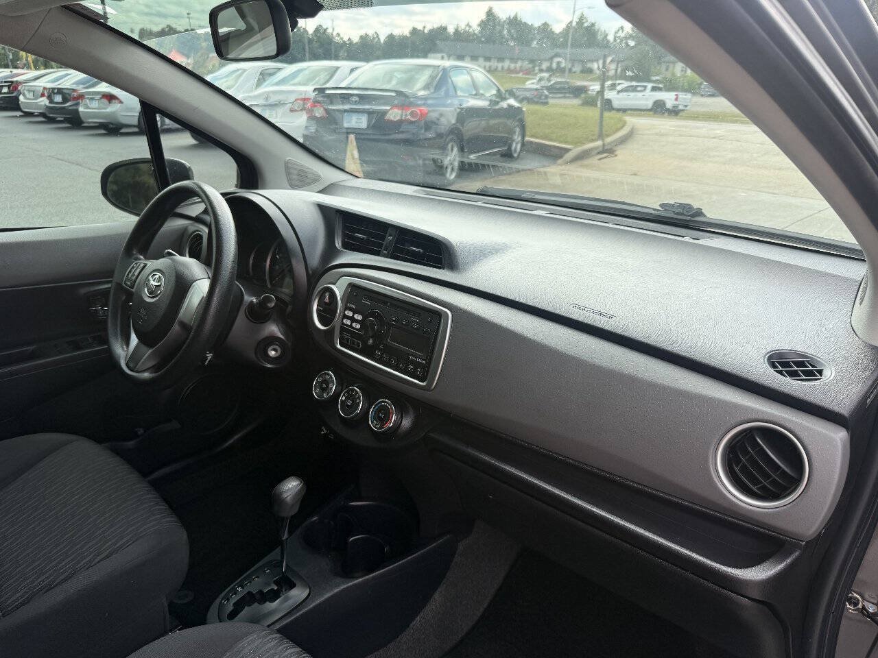 Used 2014 Toyota Yaris LE FWD image 14