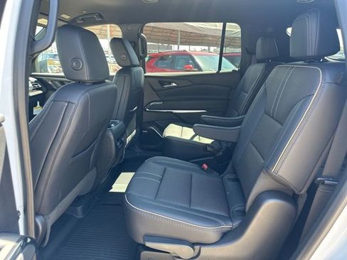 New 2026 Chevrolet Traverse High Country image 12