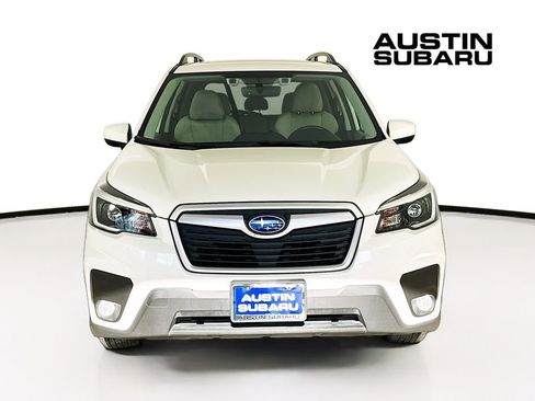 Used 2021 Subaru Forester Premium image 2