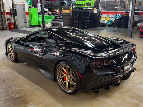 Used 2020 Ferrari F8 Tributo RWD image 11