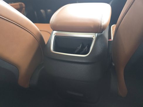 Used 2025 Chrysler Pacifica Pinnacle FWD image 27