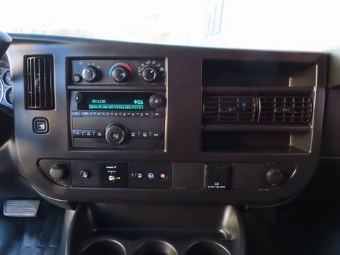 Used 2024 Chevrolet Express 2500 w/ Driver Convenience Package image 18