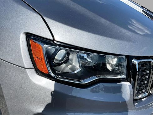 Used 2018 Jeep Grand Cherokee Limited RWD image 27