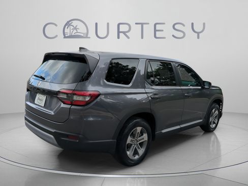 Certified 2025 Honda Pilot EX-L image 7