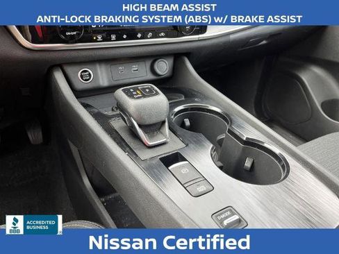 Certified 2022 Nissan Rogue SV image 10