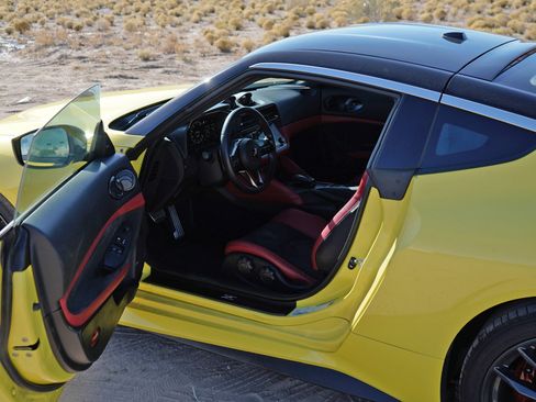 Used 2024 Nissan Z Performance w/ Floor Mat Package image 10