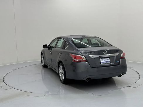 Used 2014 Nissan Altima 2.5 SL w/ Moonroof Package image 3