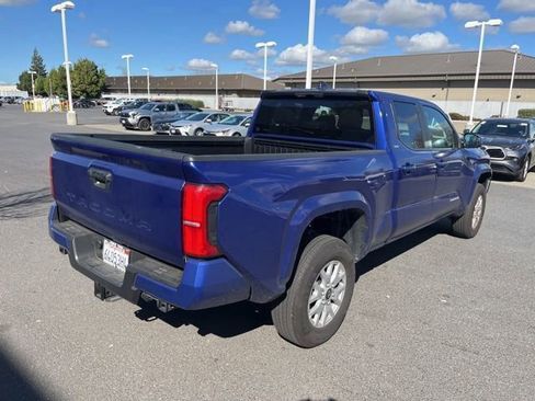 Used 2025 Toyota Tacoma SR5 image 5