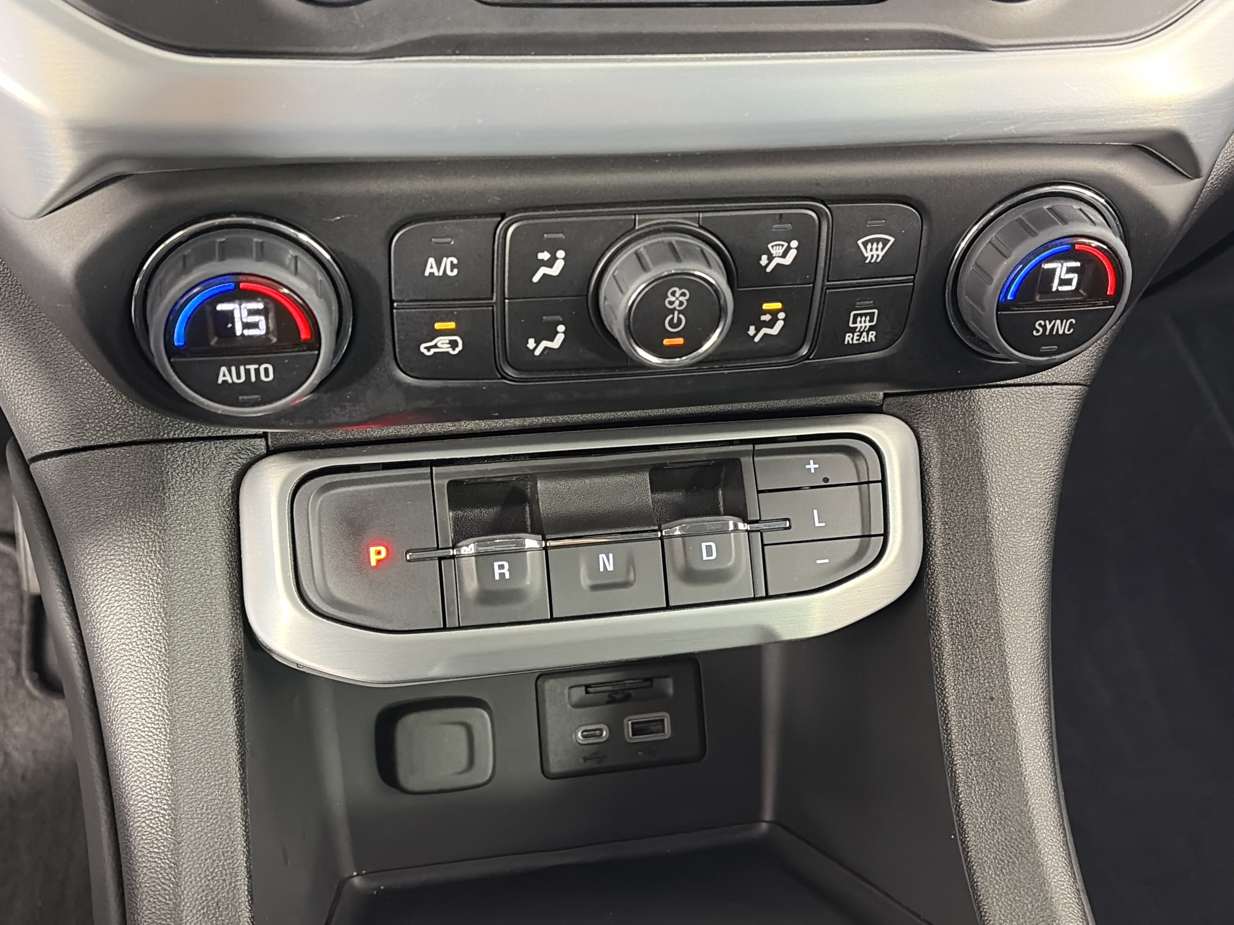 Certified 2023 GMC Acadia SLT AWD/4WD image 27