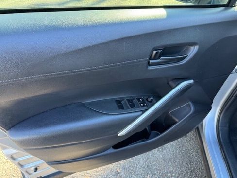 Used 2022 Toyota Corolla Cross LE image 6