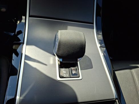 Used 2026 Land Rover Range Rover Evoque S AWD/4WD image 15