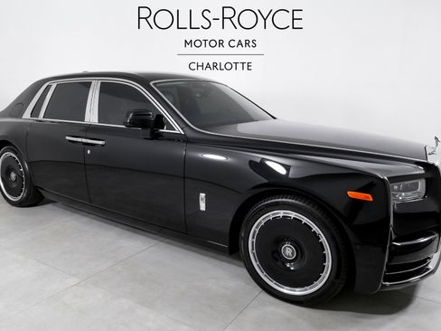 Certified 2025 Rolls-Royce Phantom Sedan image 2