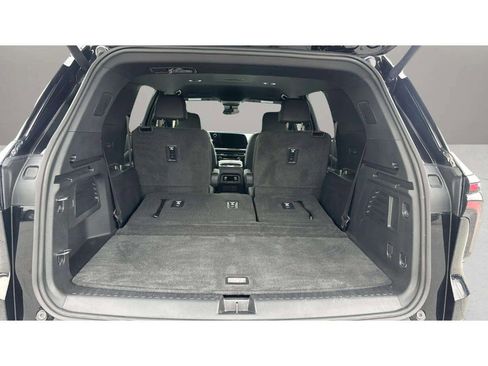 Used 2024 Chevrolet Traverse Z71 w/ LPO, Floor Liner Package image 9