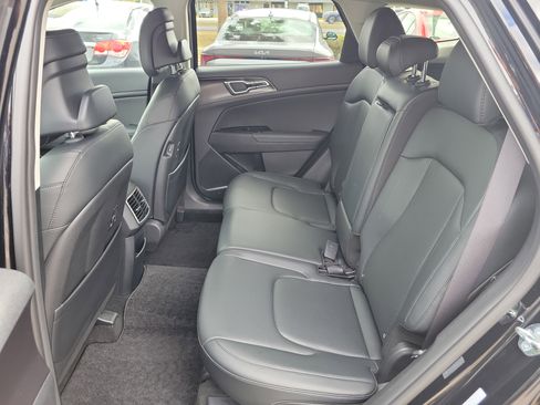 Certified 2025 Kia Sportage EX image 16