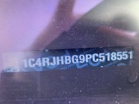 Used 2023 Jeep Grand Cherokee Limited image 6