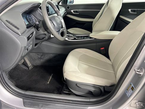 Used 2023 Hyundai Sonata SE image 9