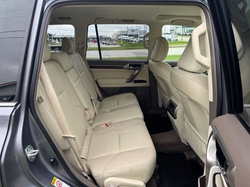 Used 2016 Lexus GX 460 w/ Premium Package AWD/4WD image 14