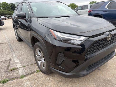Used 2025 Toyota RAV4 XLE image 3